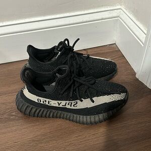 Adidas YEEZY black sneakers US size 7